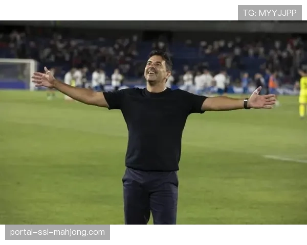 深度战术：解析赫罗纳主帅米歇尔如何用“伪九号”战术激活萨维奥