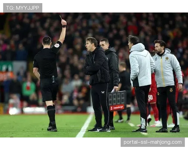 观点:VAR在三轮比赛中介入12次,效率与争议并存 观点:VAR在三轮比赛中介入12次,效率与争议并存